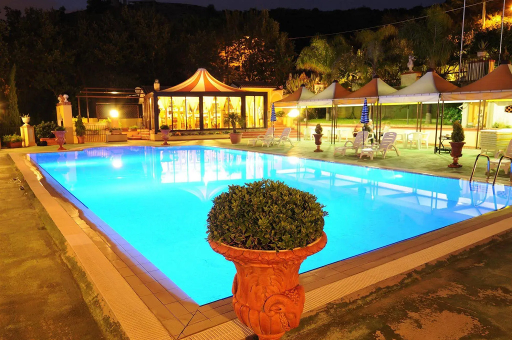 Hotel photo 11