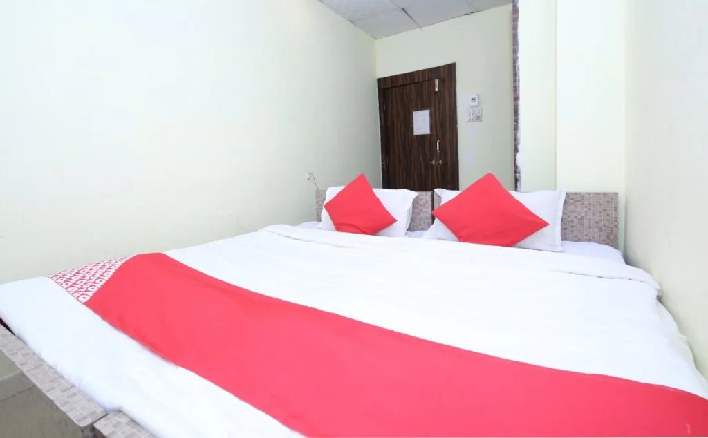 Hotel E Square By OYO Rooms