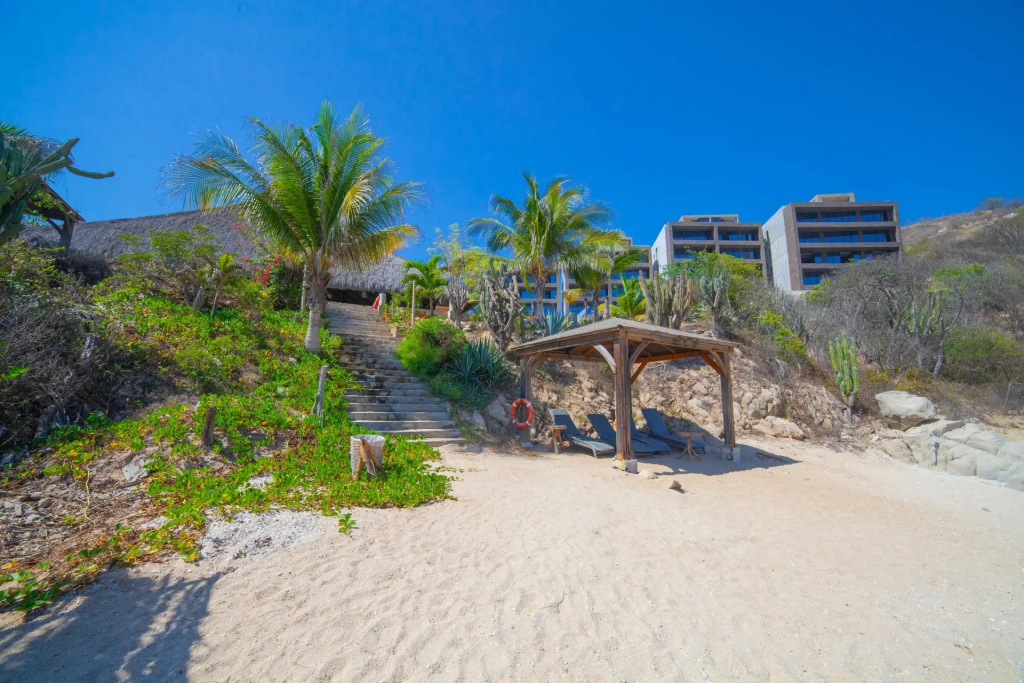 Beach & Waterfront