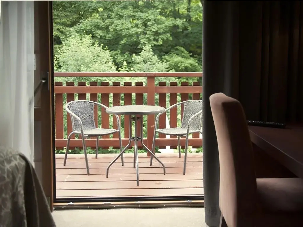 Balcony & Terrace