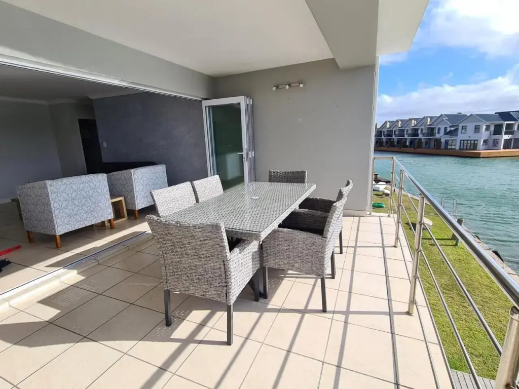 33 Kingston Place, Marina Martinique