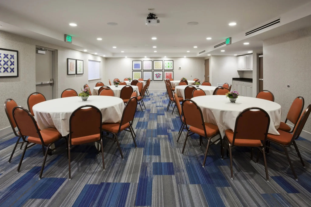 Holiday Inn Express & Suites Minneapolis – West End by IHG - Général