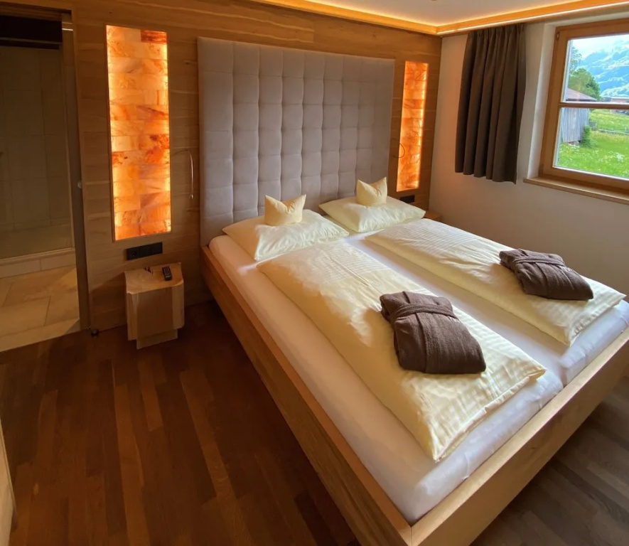 2 Bedrooms Suite with balcony