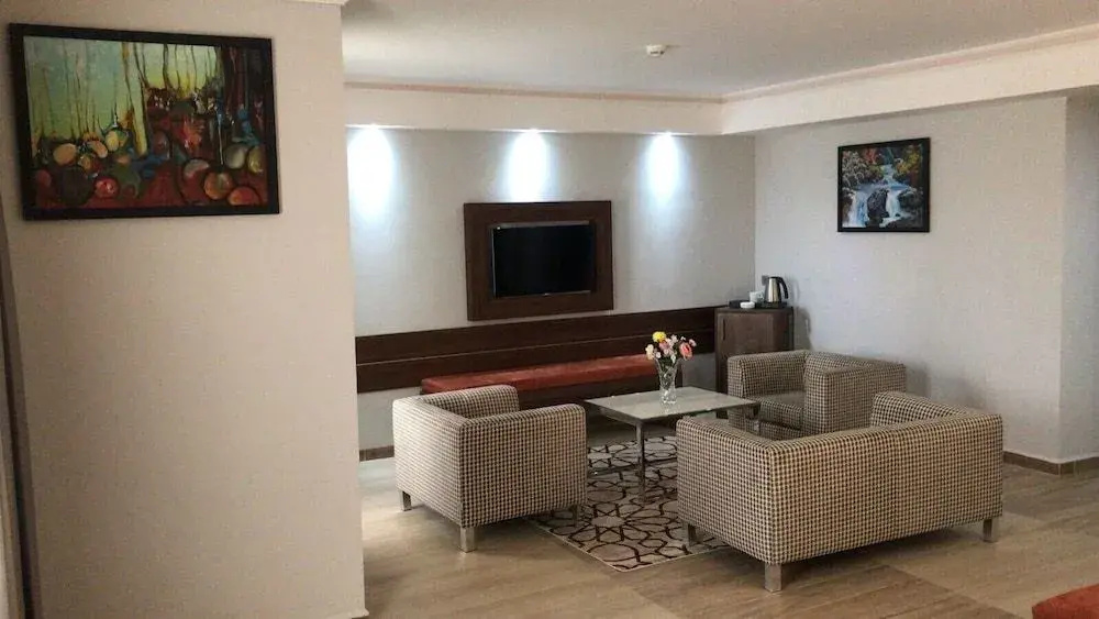 Lobby & Reception
