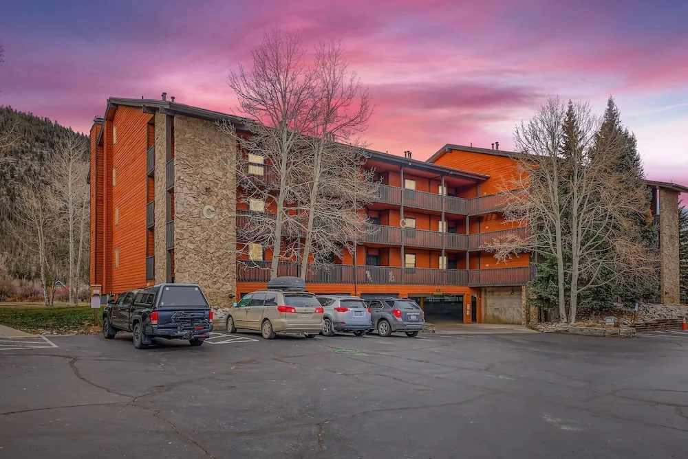 Frisco Hotspot - Hot Tub & More, Sleeps 4