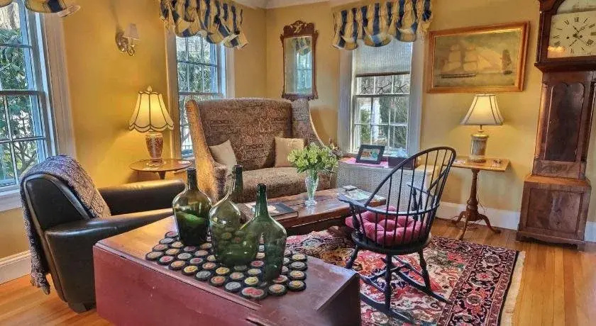 Carriage House Inn - фото 17