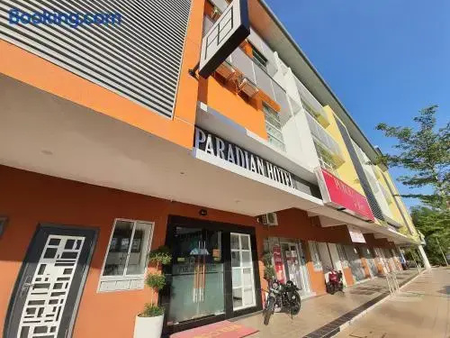Paradian Hotel