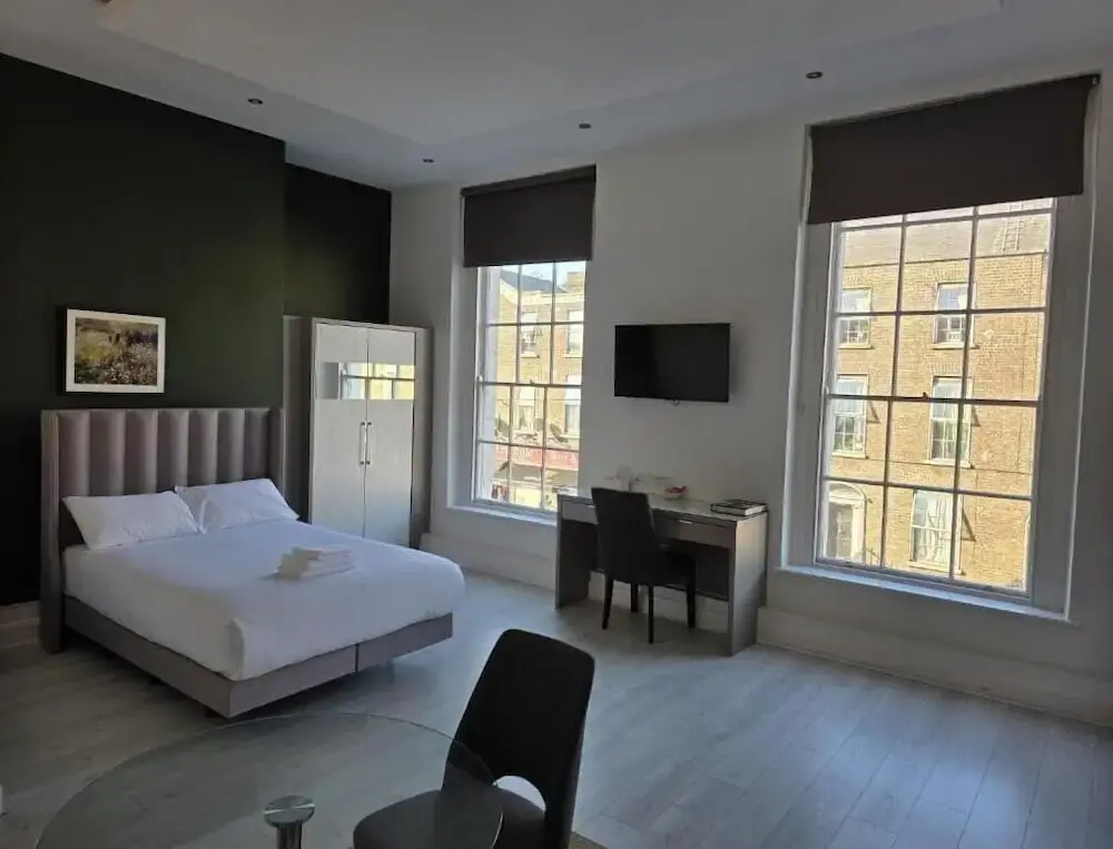 Superior Double Studio (full double bed)