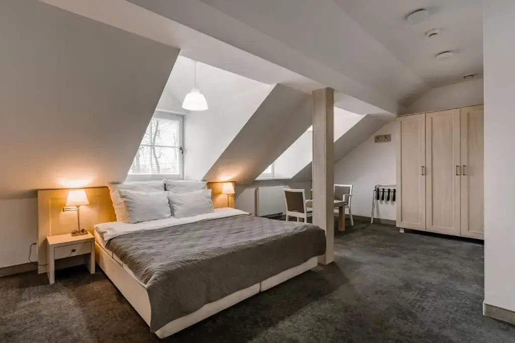 Comfort room