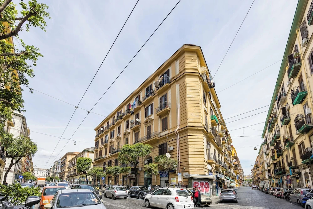 4 Stelle Housing - Rooms and Apartments by Wonderful Italy