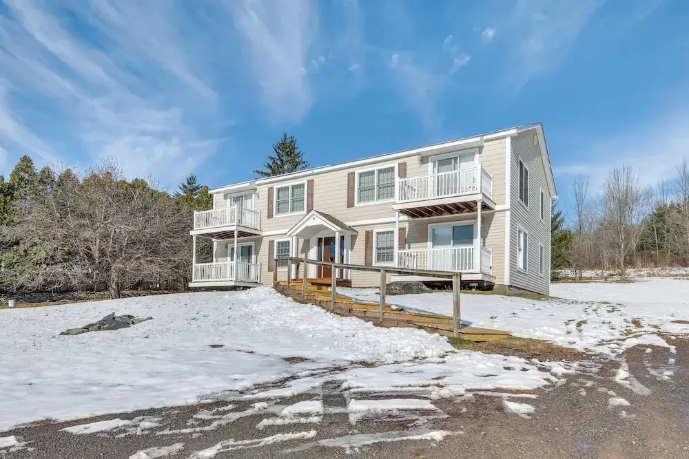 Homey Windham Condo: Hike & Ski the Catskill Mtns!