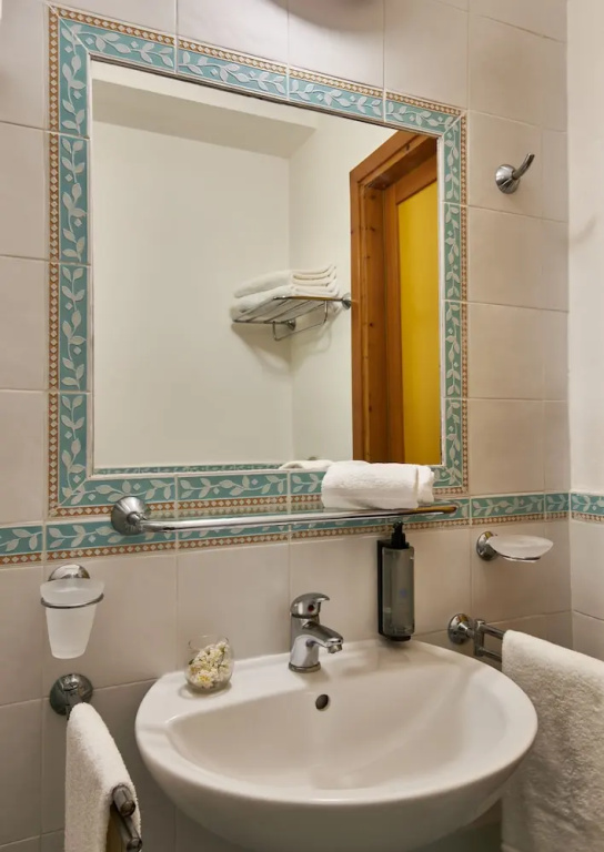 Superior Quadruple room with garden view
