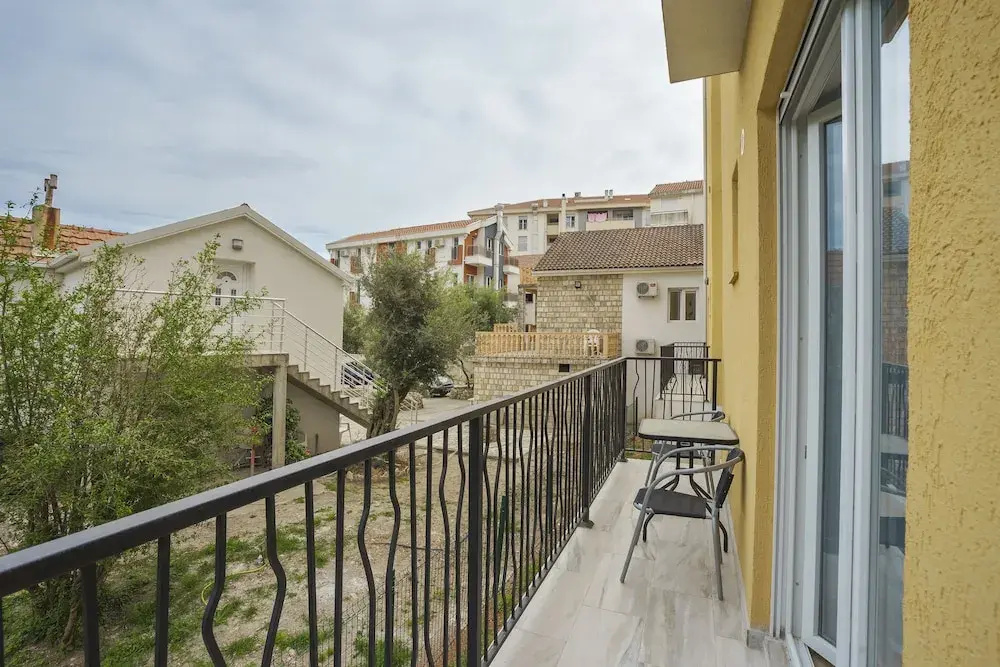 One bedroom M Rozino