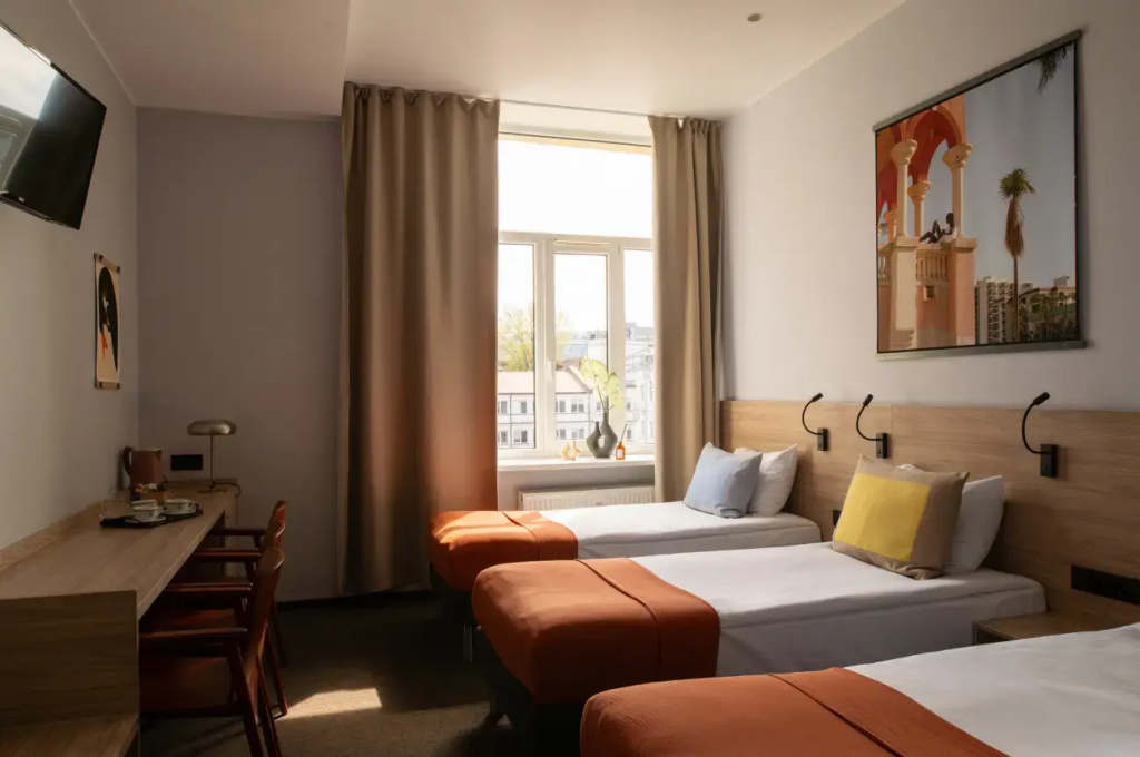 Standard Triple room