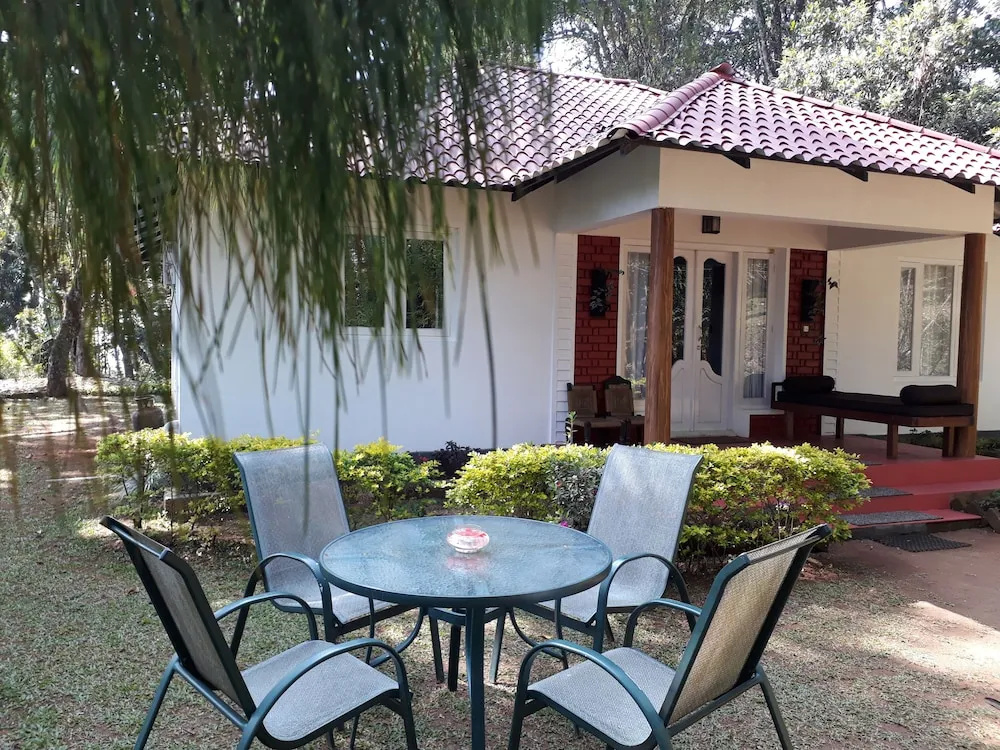 4 Bedrooms Family Villa with garden view