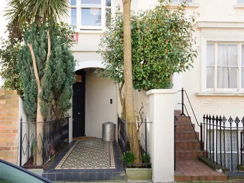 Veeve Light And Open 2 Bed House Moore Park Road Fulham