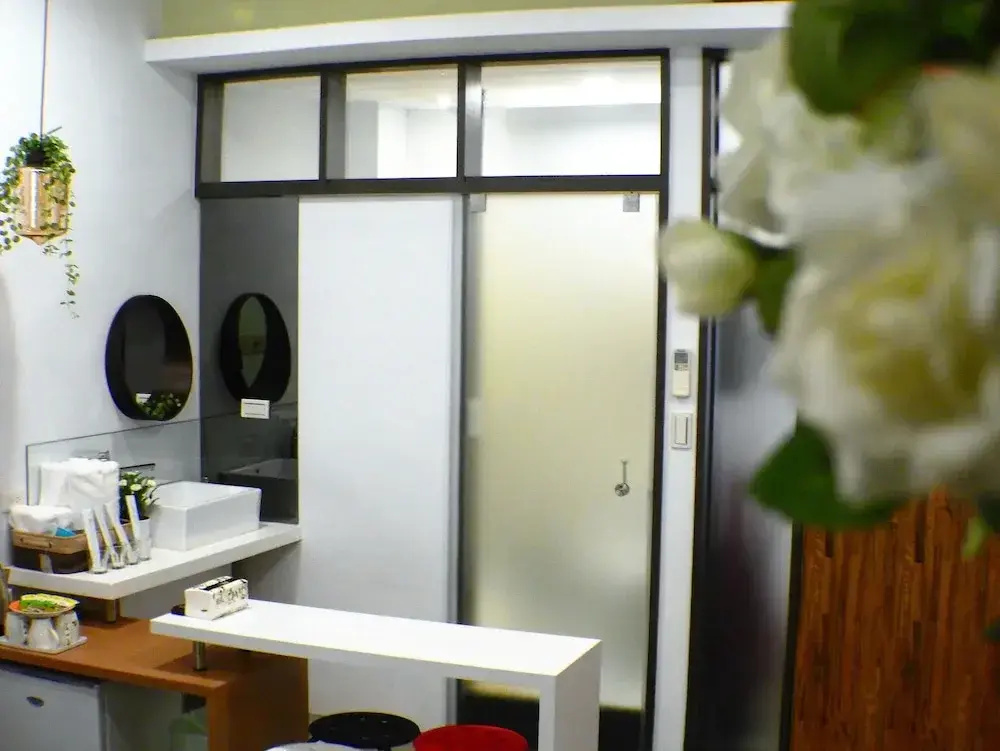 Comfort room