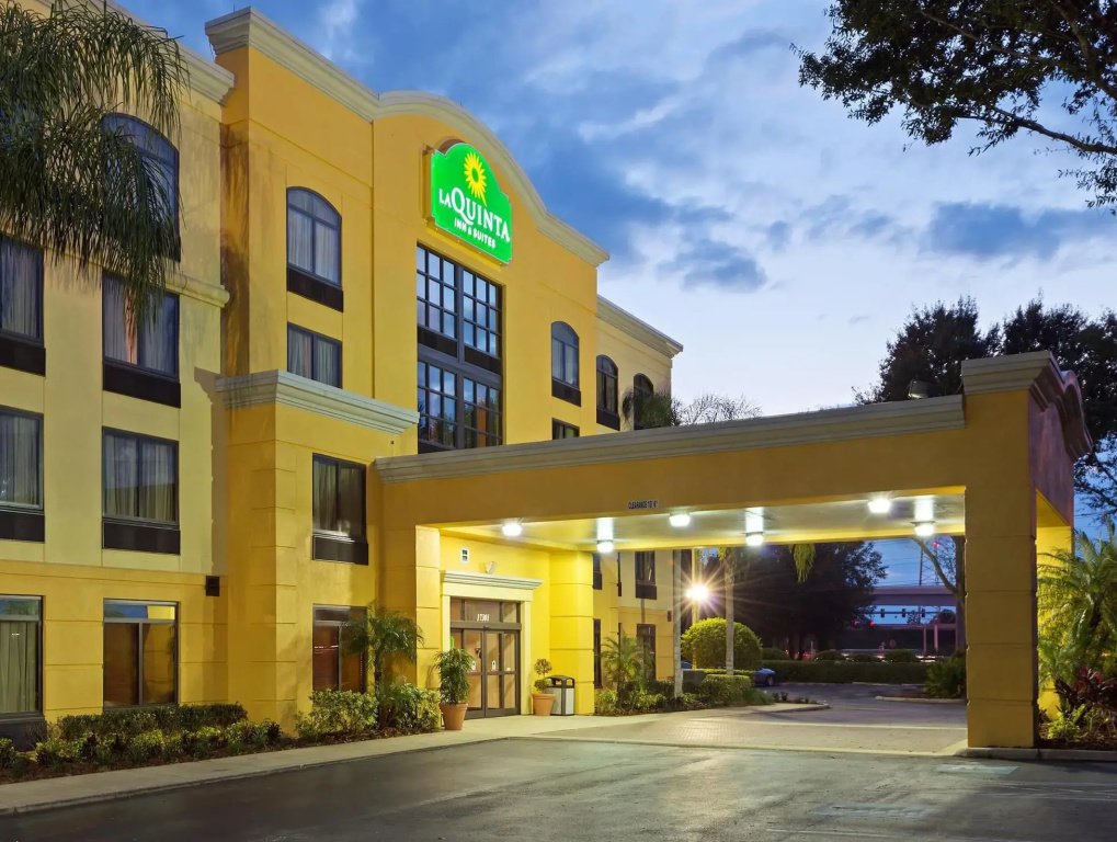 Comfort Inn & Suites Tampa North I-75