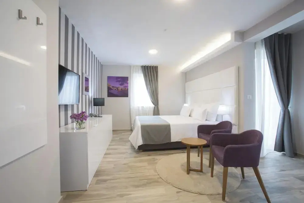 Superior Double room with balcony (full double bed)