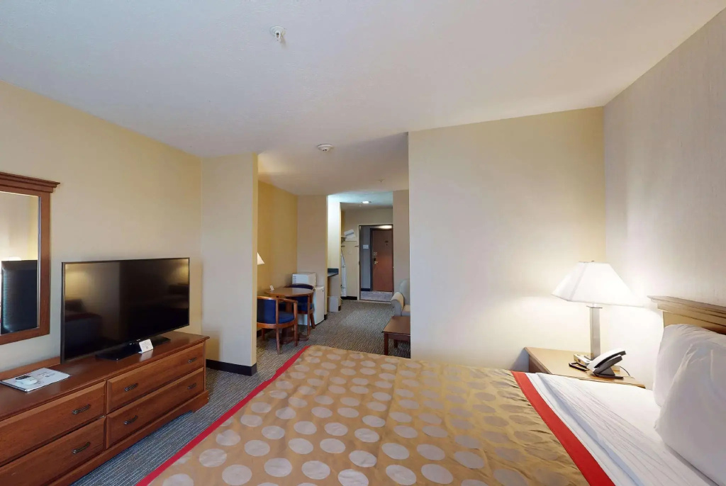 Double Suite (full double bed)
