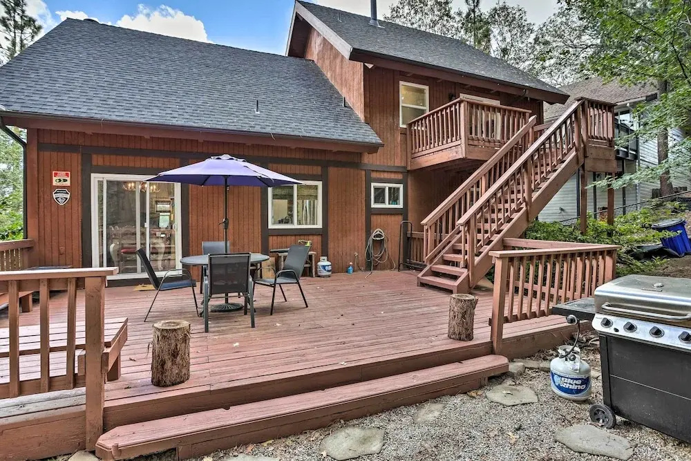 Lovely Lake Arrowhead Cabin w/ Furnished Deck