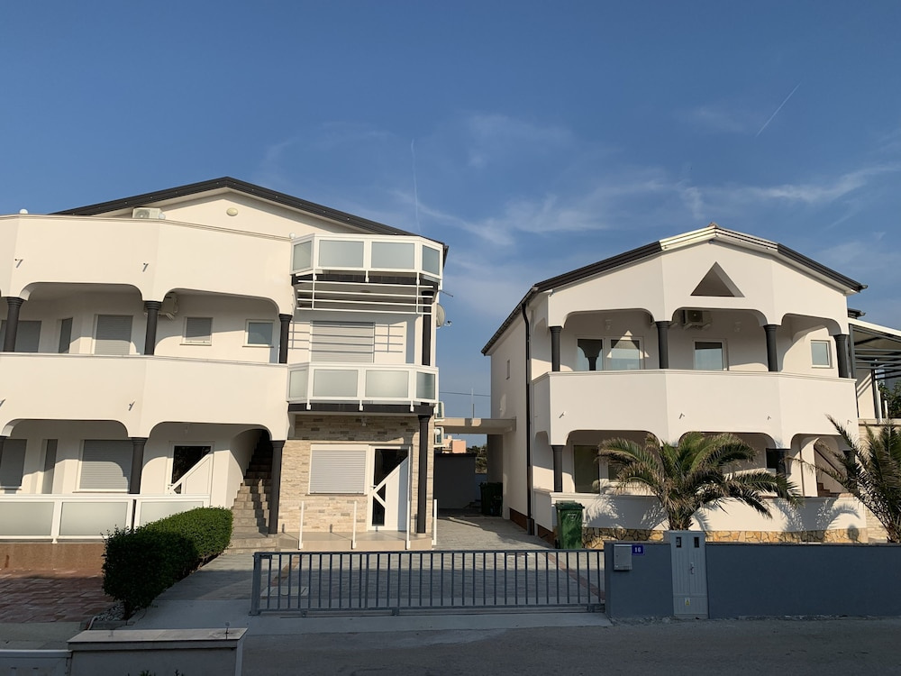 Apartment Lavaran 4 in Vir