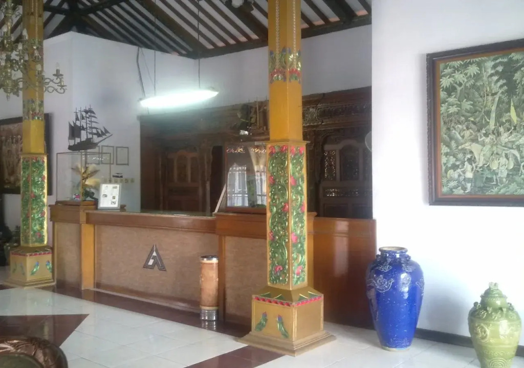 Graha Wisata Hotel - фото 3