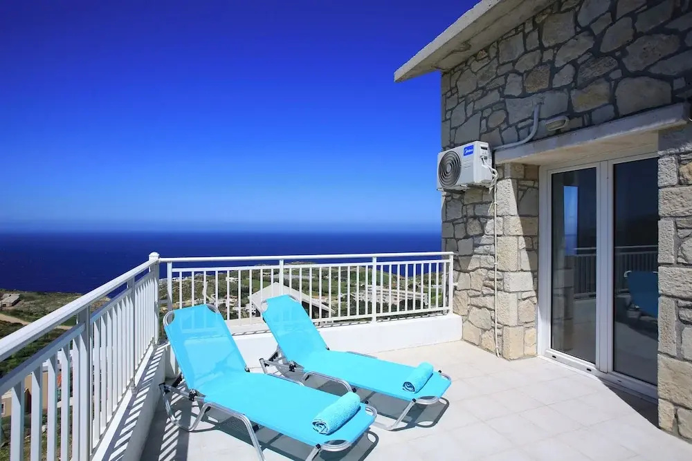 Villa With 180 Degree Sea View - Sleeps 2-6