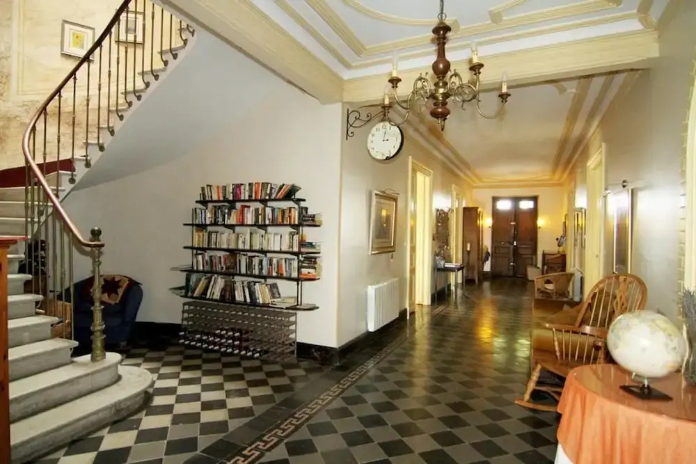 Lobby & Reception