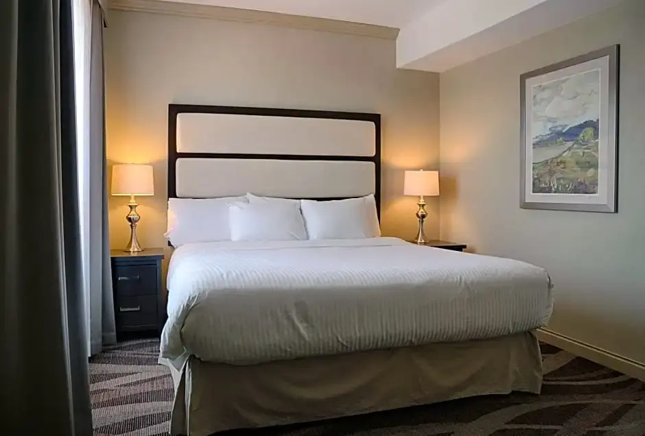 Double Suite with balcony and with lake view (full double bed)
