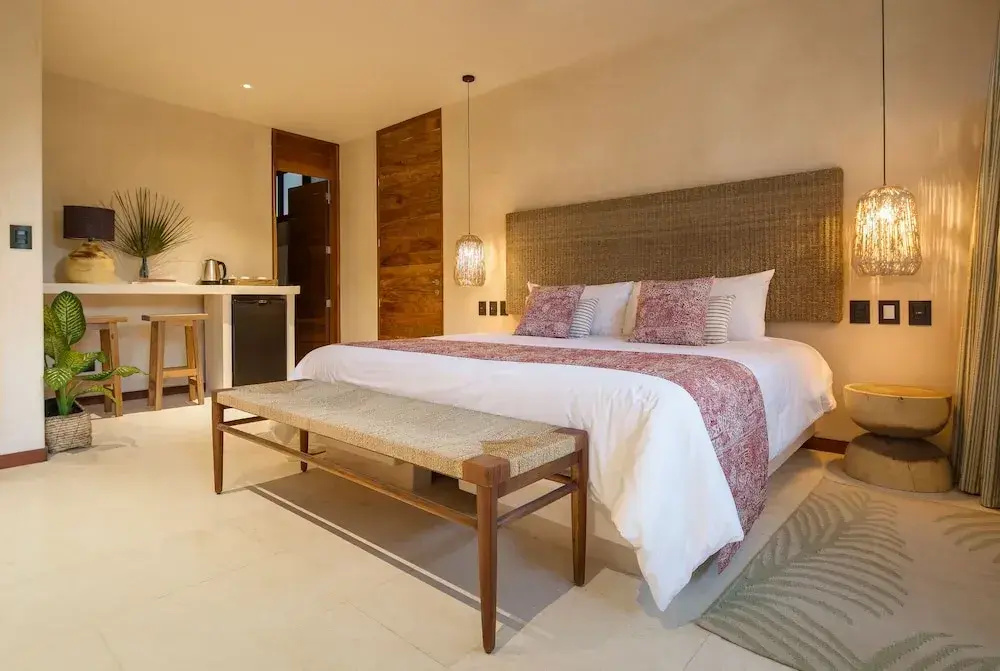 2 Bedrooms Luxury Apartment with garden view