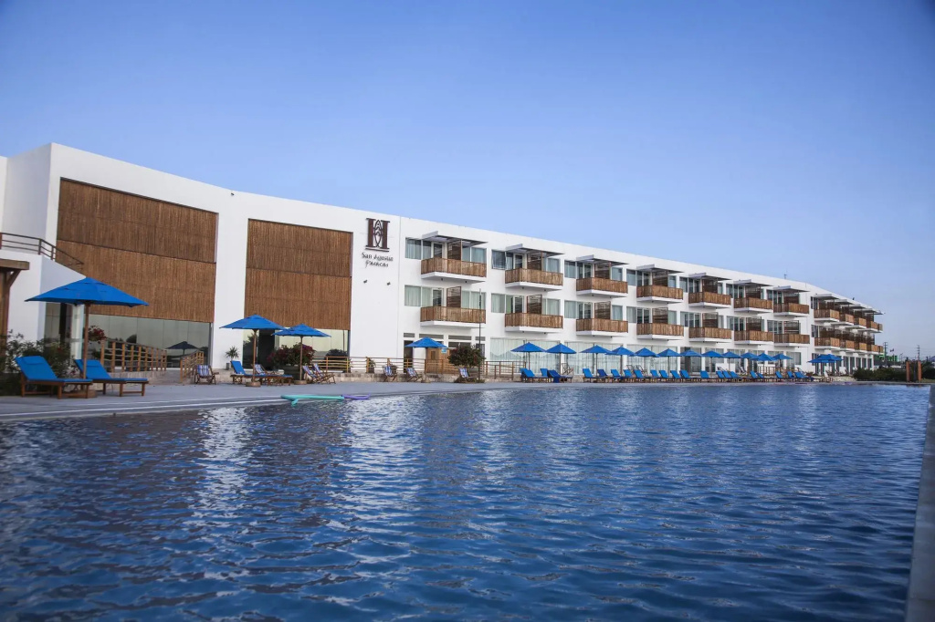 Beach & Waterfront