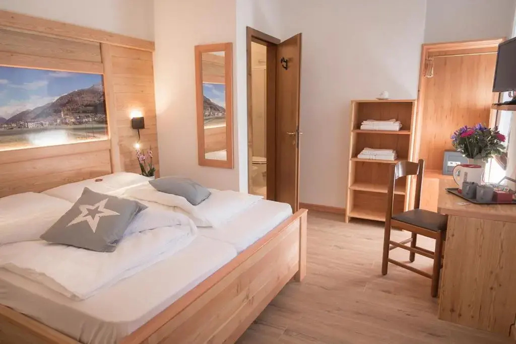 Standard Double room (full double bed)