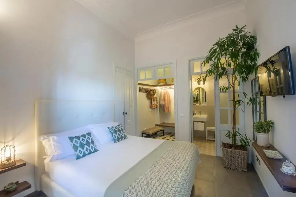 Economy room