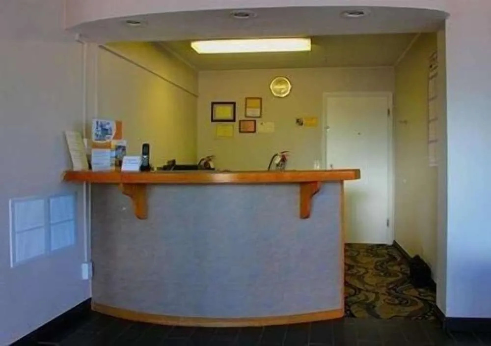 Rodeway Inn — 2