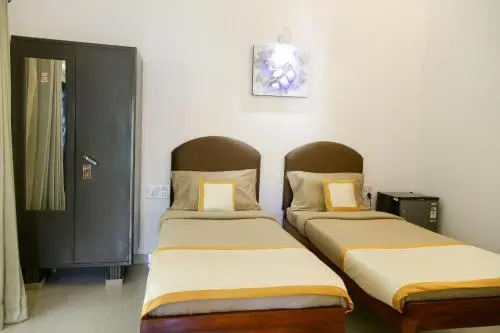 Hill Top Goa Lodge