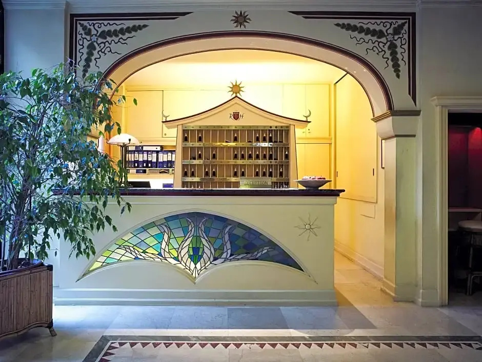 Lobby & Reception