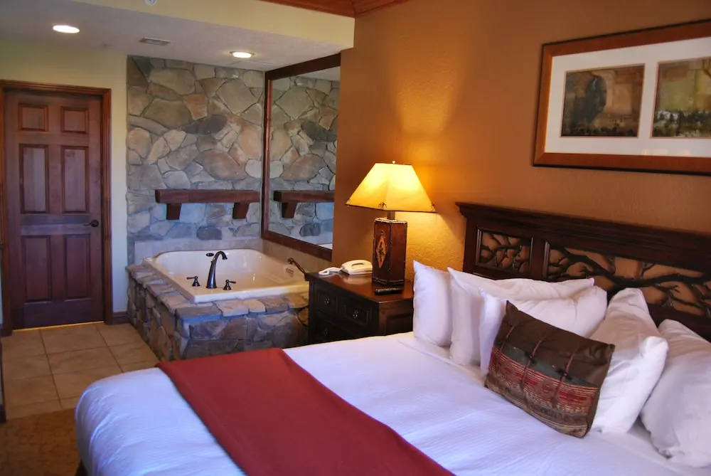 White Pines 1-BD at Westgate - Tombstone