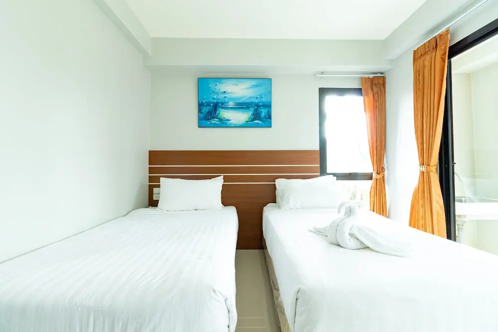 Deluxe Double room with balcony (twin beds)