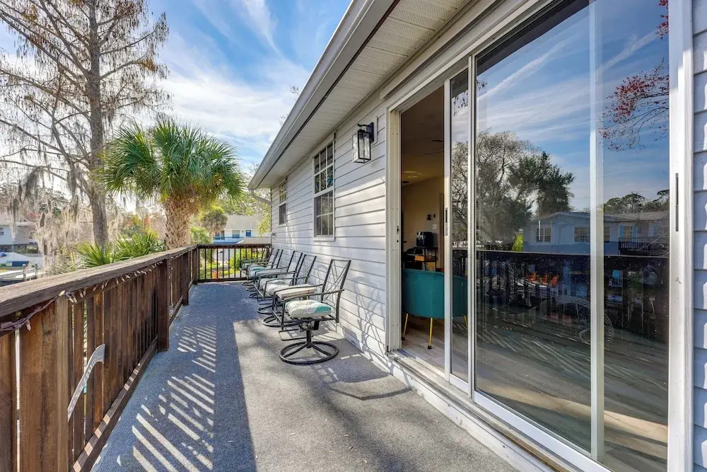 Waterfront Weeki Wachee Home w/ Dock & Game Room!