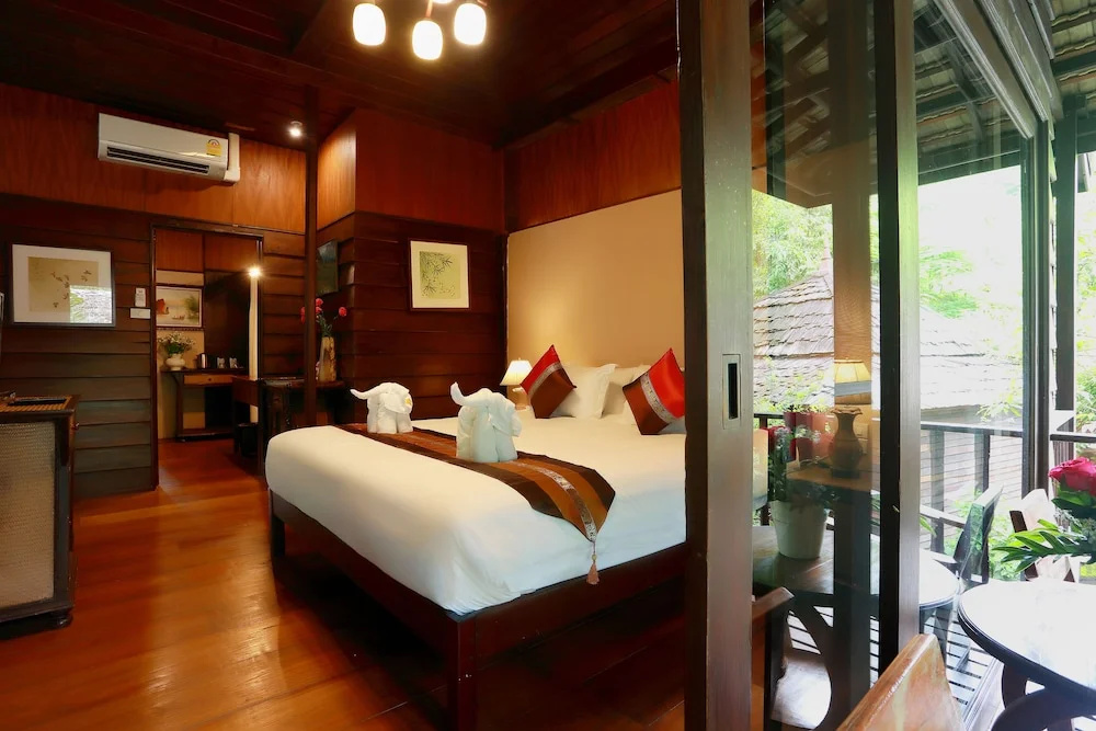 Deluxe Family Suite with balcony
