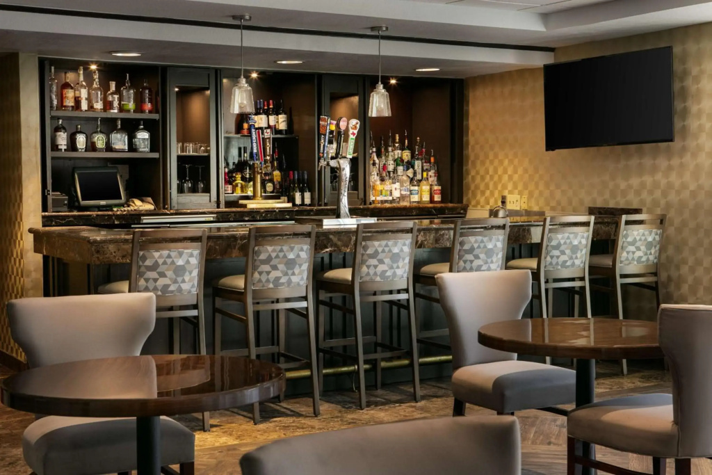 DoubleTree by Hilton Dallas - Market Center - фото 30