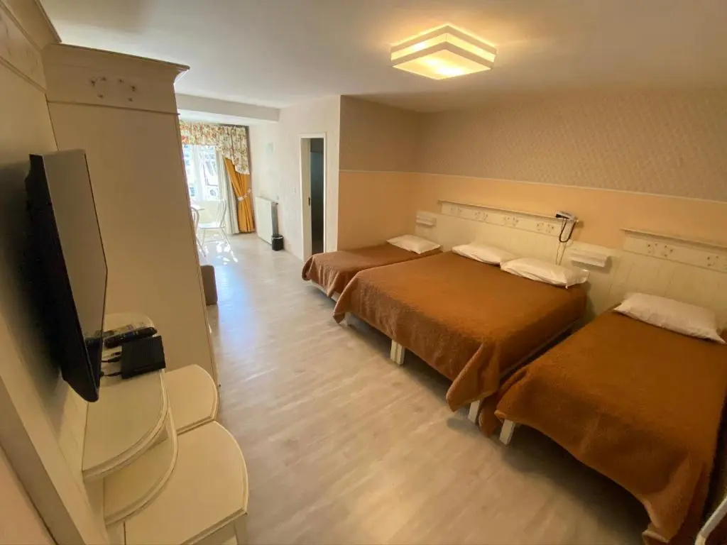 Superior Quadruple room