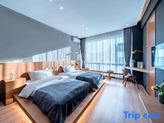 Double Suite (twin beds)