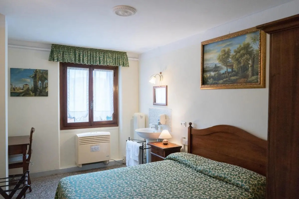 Standard Double room (full double bed)