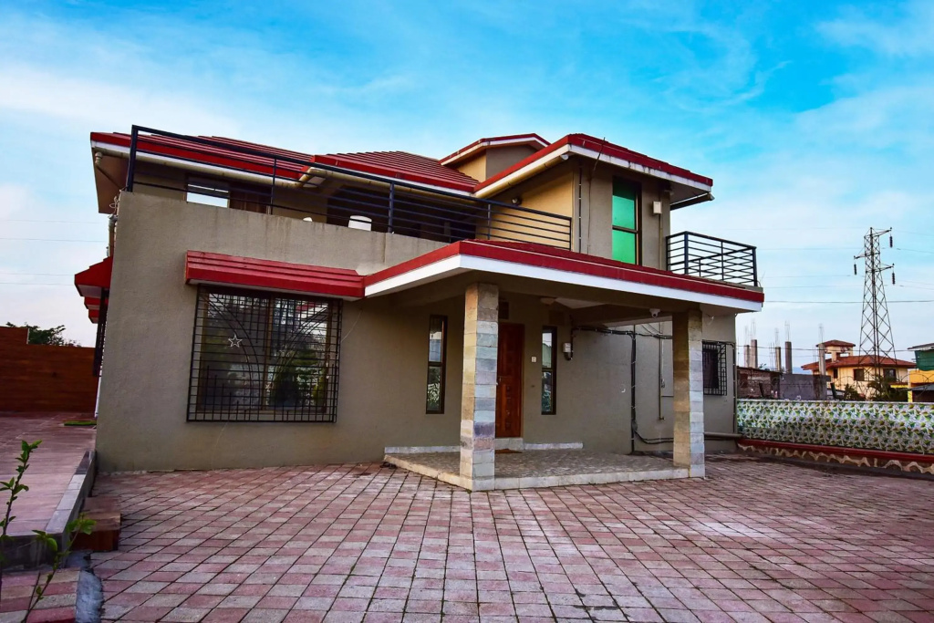 The Majestic Villa by 23 VillaStay - Private Pool & Garden