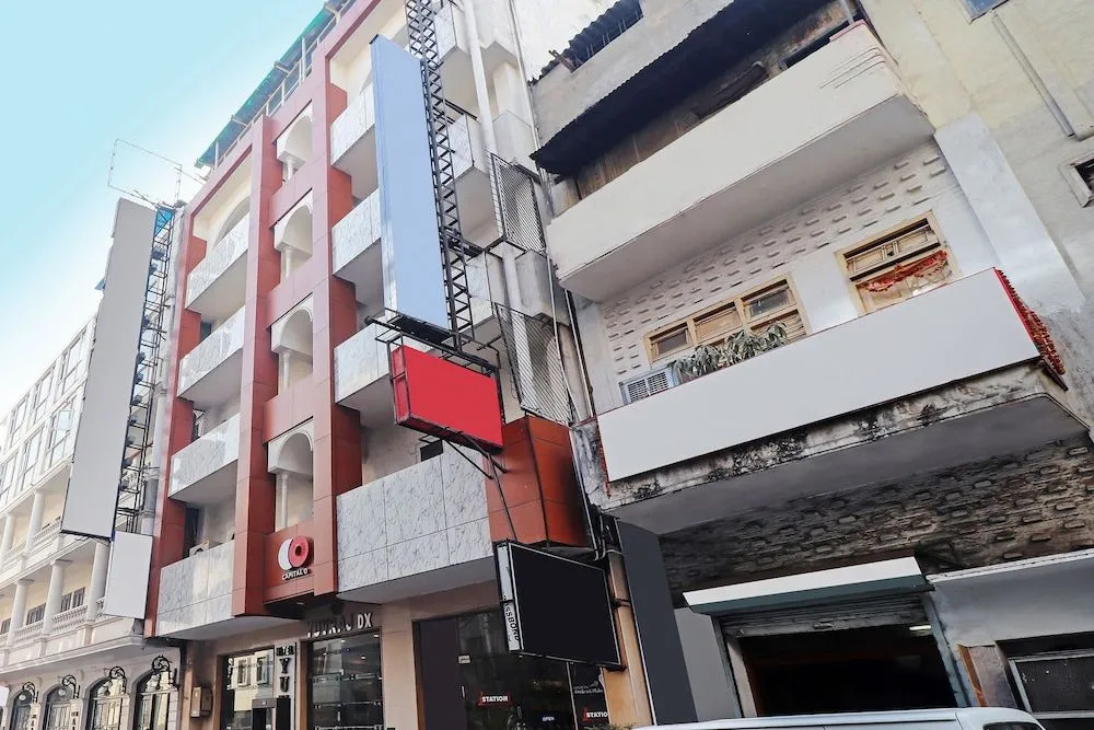 Capital O 2242 Hotel Yuvraj Deluxe
