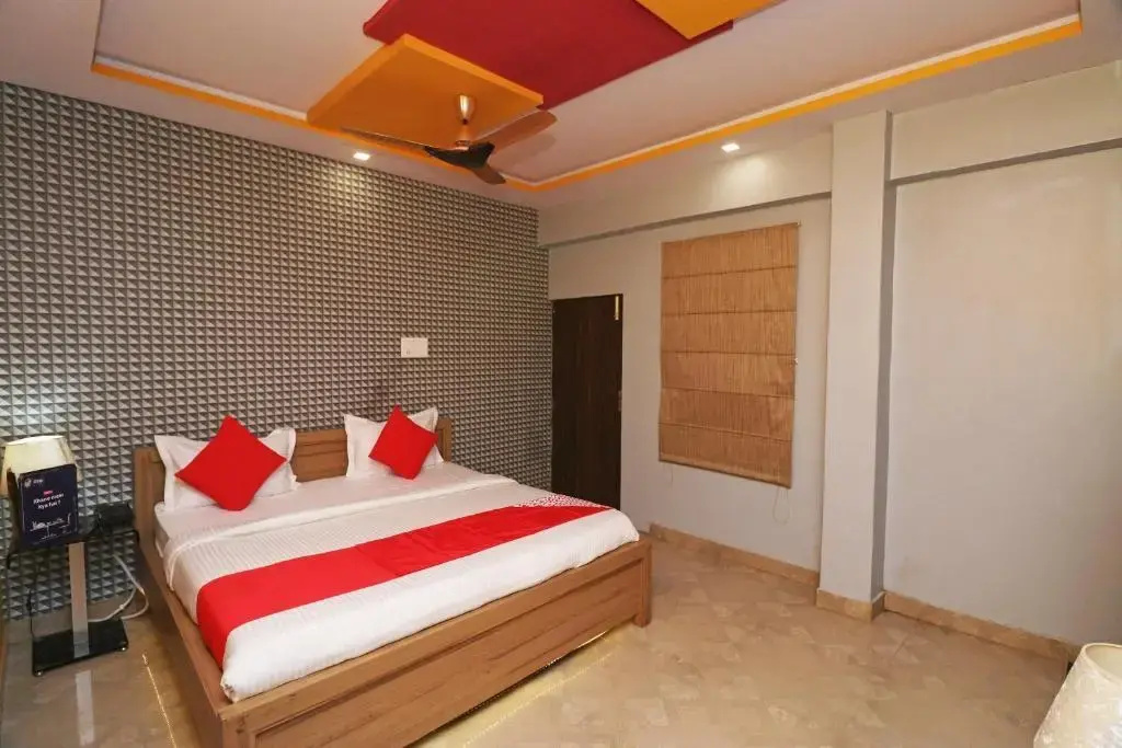 KR Palace by OYO Rooms