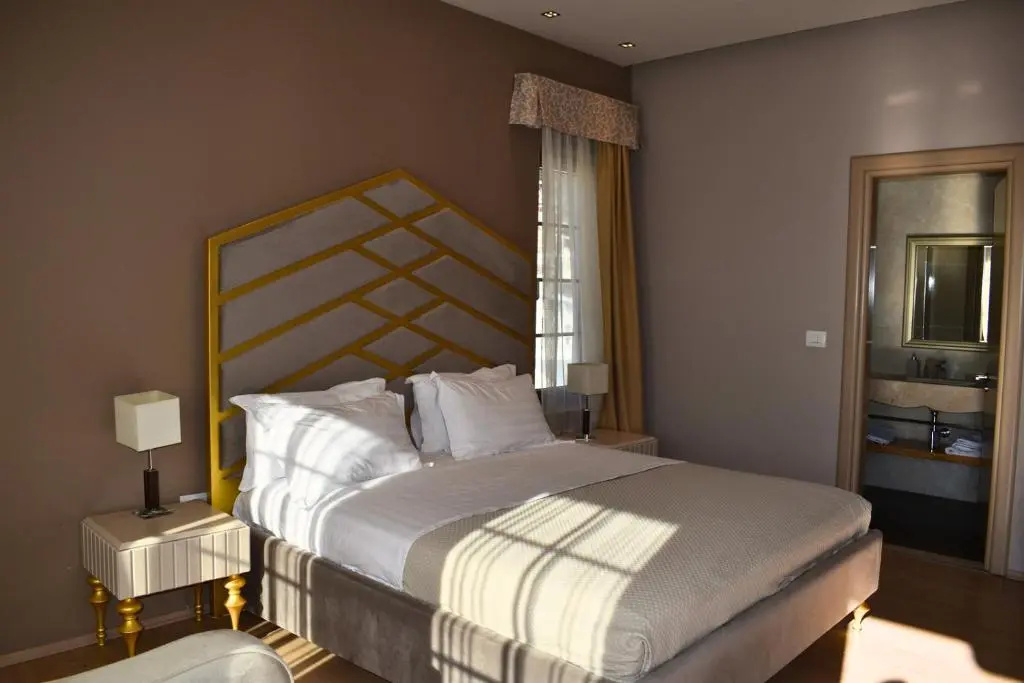 Deluxe Double room with balcony (full double bed)