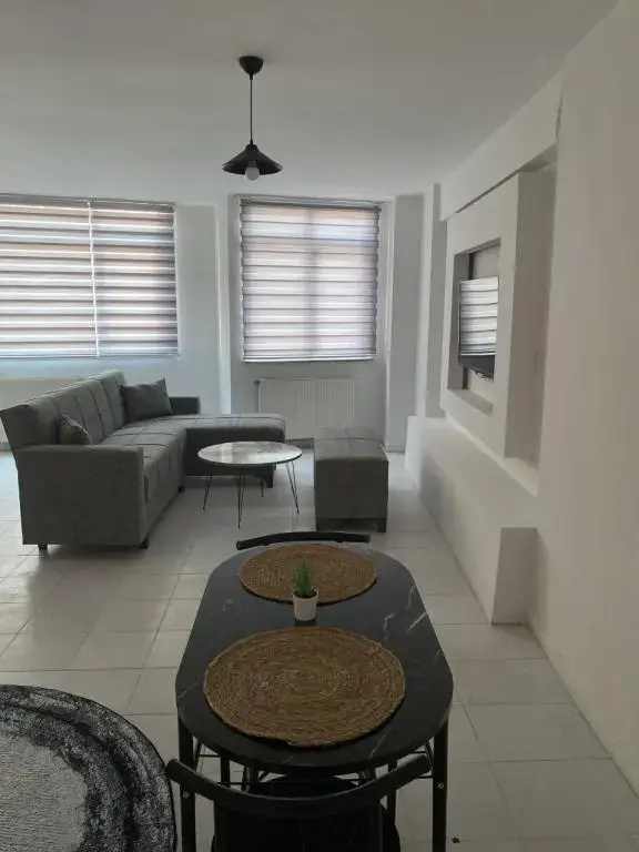 No19 Pendik Suit